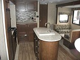2015 Venture RV SportTrek Photo #9