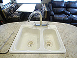 2014 Venture RV SportTrek Photo #18