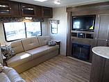 2015 Venture RV SportTrek Photo #8