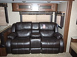 2015 Venture RV SportTrek Photo #19
