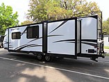 2015 Venture RV SportTrek Photo #5