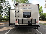 2015 Venture RV SportTrek Photo #6