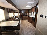 2015 Venture RV SportTrek Photo #9