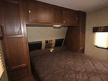 2015 Venture RV SportTrek Photo #10