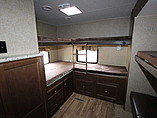 2015 Venture RV SportTrek Photo #13