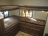 2015 Venture RV SportTrek Photo #8