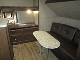 2015 Venture RV SportTrek Photo #10