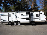 2015 Venture RV SportTrek Photo #5