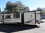 2015 Venture RV SportTrek Photo #9