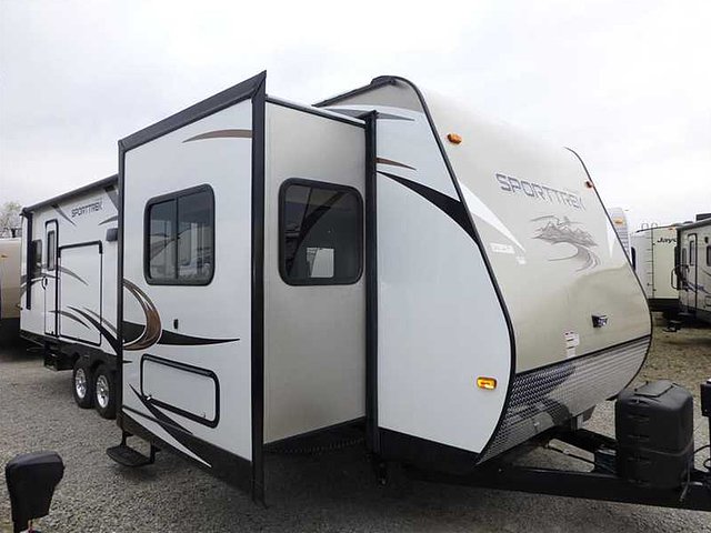 2015 Venture RV SportTrek Photo