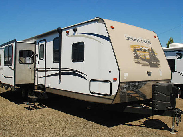 2014 Venture RV SportTrek Photo