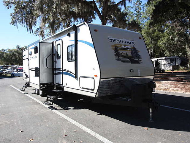 2015 Venture RV SportTrek Photo