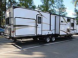 2015 Venture RV SportTrek Photo #7