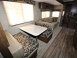 2015 Venture RV SportTrek Photo #28