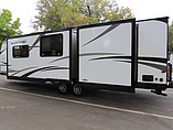 2015 Venture RV SportTrek Photo #5