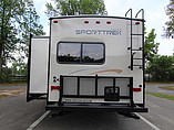 2015 Venture RV SportTrek Photo #7