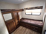 2015 Venture RV SportTrek Photo #13