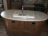 2015 Venture RV SportTrek Photo #14