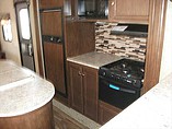 2015 Venture RV SportTrek Photo #15