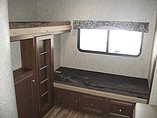 2015 Venture RV SportTrek Photo #18
