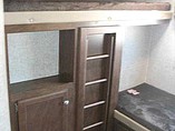 2015 Venture RV SportTrek Photo #19