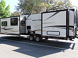 2015 Venture RV SportTrek Photo #5