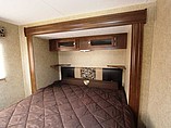 2015 Venture RV SportTrek Photo #10