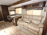 2015 Venture RV SportTrek Photo #24