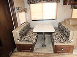 2015 Venture RV SportTrek Photo #27
