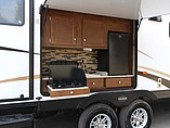 2015 Venture RV SportTrek Photo #9