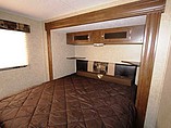 2015 Venture RV SportTrek Photo #12