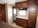 2015 Venture RV SportTrek Photo #15