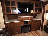 2015 Venture RV SportTrek Photo #25