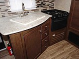 2015 Venture RV SportTrek Photo #29