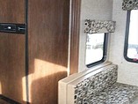 2015 Venture RV SportTrek Photo #16