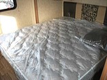 2015 Venture RV SportTrek Photo #24