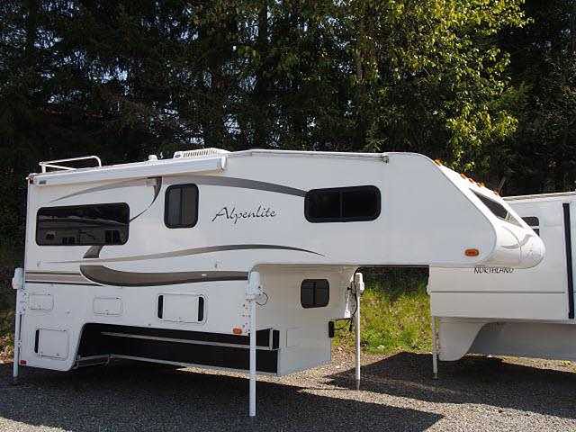 2006 Western RV Alpenlite Photo