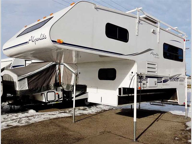 2005 Western RV Alpenlite Photo