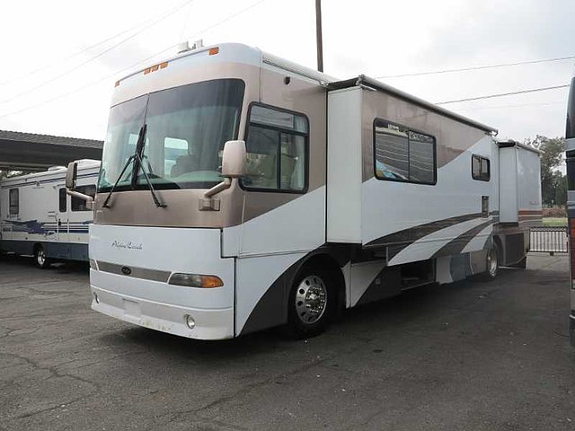 2001 Western RV Alpine Coach Photo