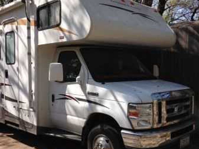 08 Winnebago Access