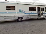 1995 Winnebago Adventurer Photo #11