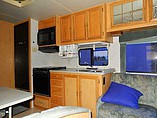 1995 Winnebago Adventurer Photo #17