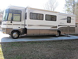 2000 Winnebago Adventurer Photo #2