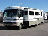 2002 Winnebago Adventurer Photo #4