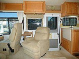 2002 Winnebago Adventurer Photo #5