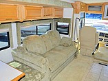 2005 Winnebago Adventurer Photo #11
