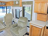 2005 Winnebago Adventurer Photo #12