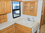 2005 Winnebago Adventurer Photo #14