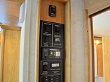 2005 Winnebago Adventurer Photo #16