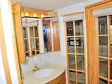 2005 Winnebago Adventurer Photo #19